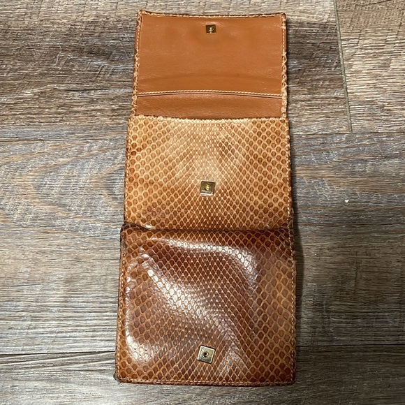 Vintage Salvatore Ferragamo python wallet - Picture 3 of 8